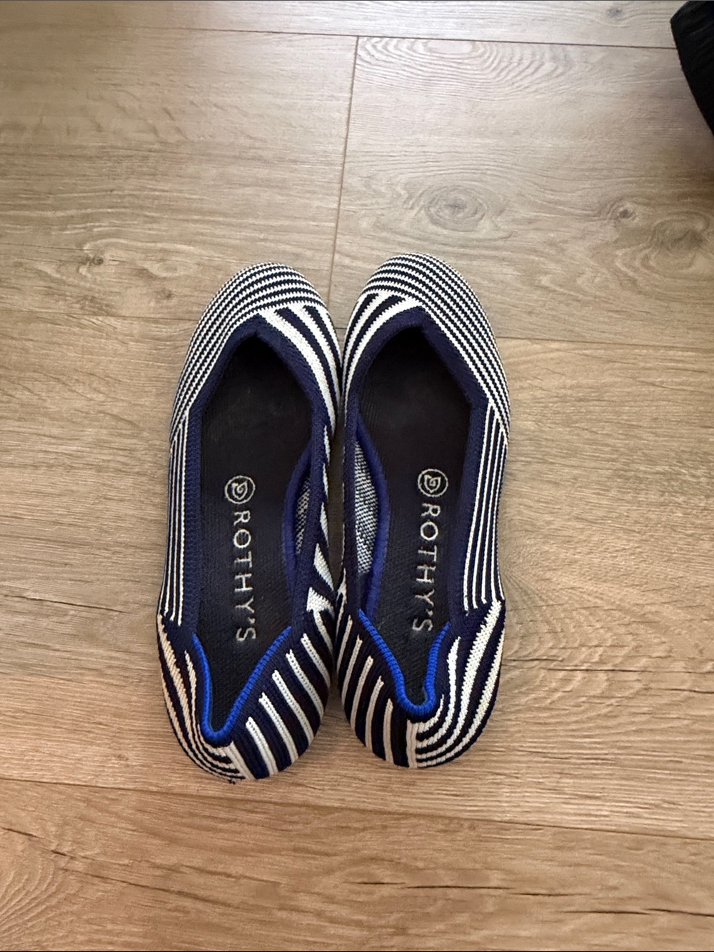 Rothy’s navy & white flat w/lime sole - Picture 6 of 6